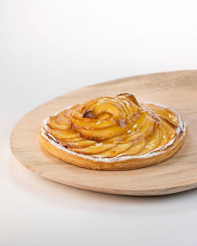 Programme du week-end : cocooning et petit plaisir sucr&eacute;
📸 @laurent_van_ausloos
#maisonnihoul #brussels #pastries