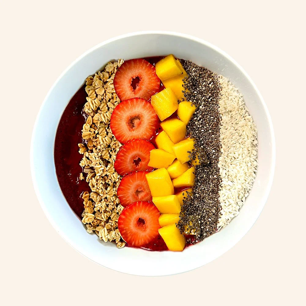 TROPICAL SUNRISE - Organic acai, vegan and organic granola, strawberry, mango, coconut and chia seeds. 