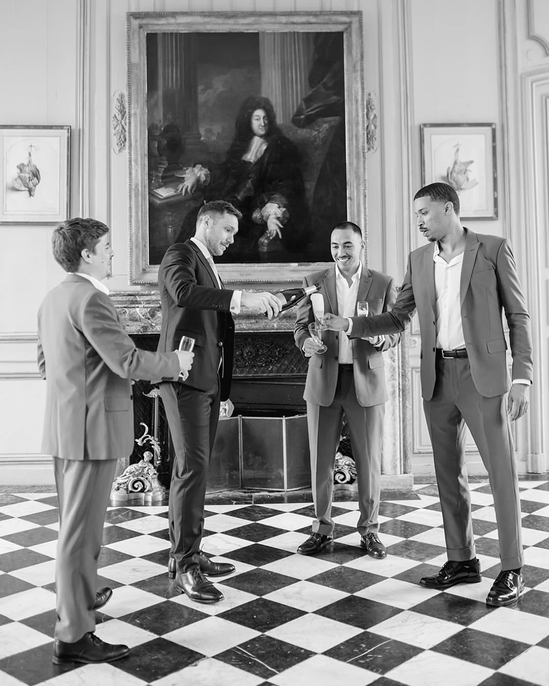 A quiet moment before it all begins.
Surrounded by his loved ones, Arthur gets ready. Laughter, knowing glances, a quiet kind of emotion&hellip;
In just a few minutes, he&rsquo;ll see her. The woman who&rsquo;s about to become his wife.

&mdash;

Que
