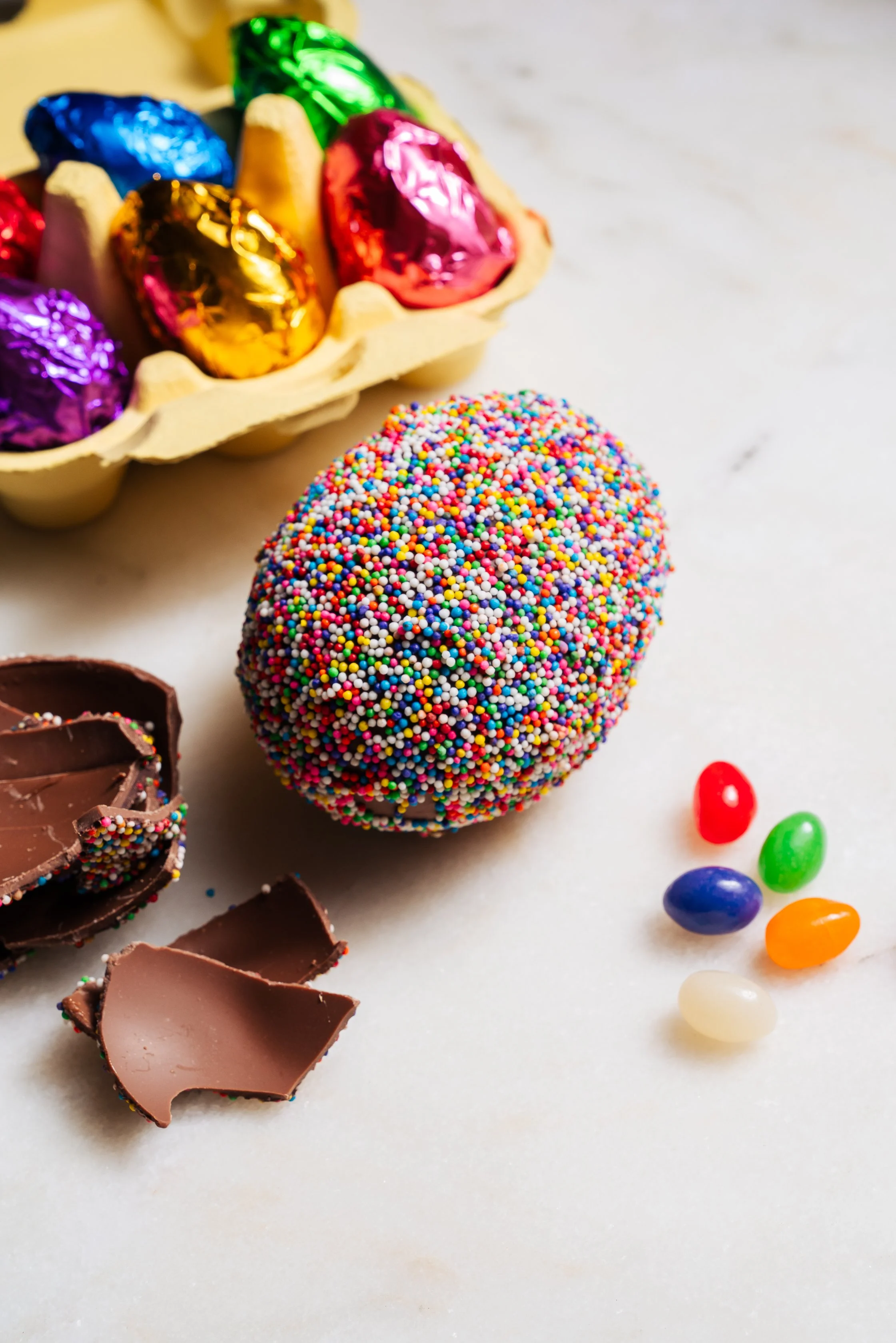 Sprinkle Egg in Milk and Dark Chocolate