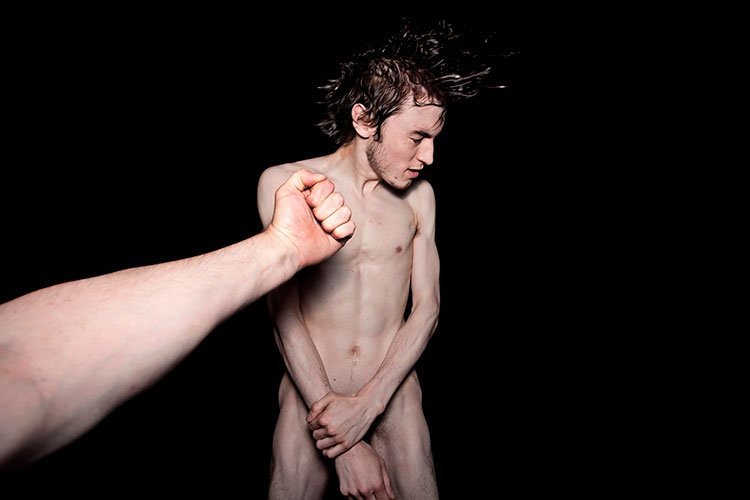 32_Naked_Touch©Gavin_Evans.jpg
