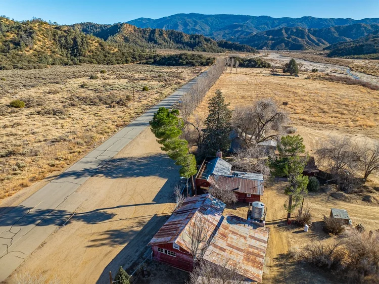 The Halfway Station — property photograph 42