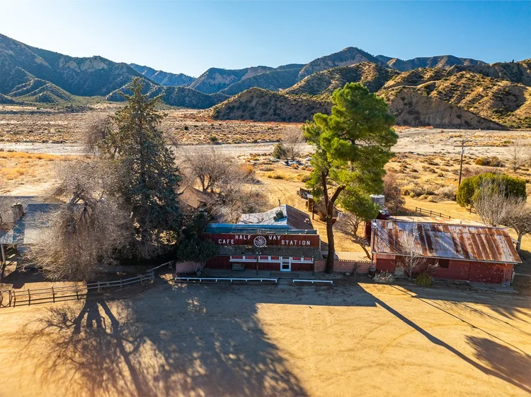 The Halfway Station — property photograph 39