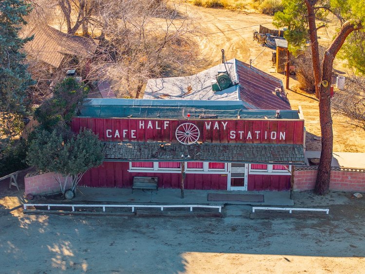 The Halfway Station — property photograph 6