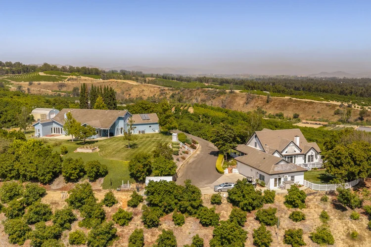 Half Barrel Ranch — property photograph 1