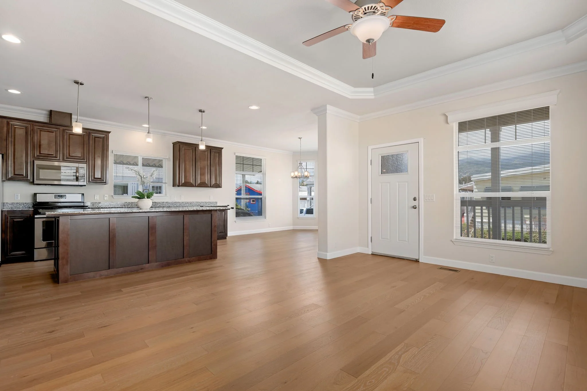 02-Living Area.jpg