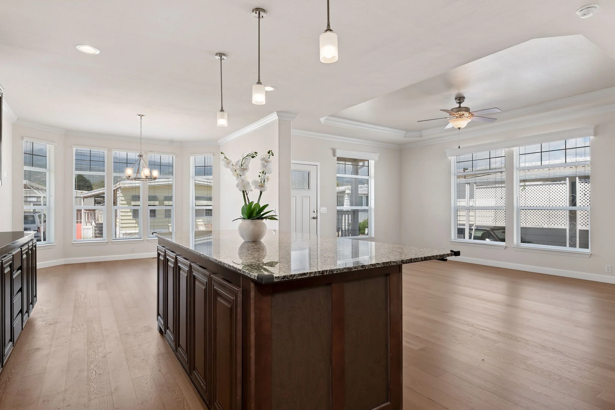 08-Kitchen.jpg