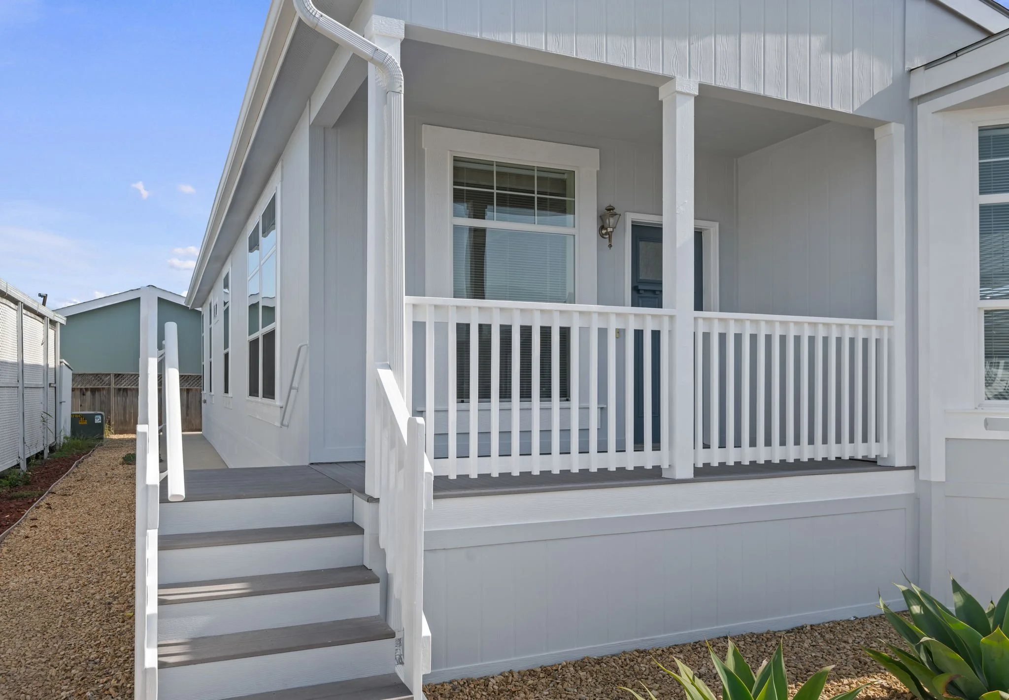 03-Front Porch.jpg