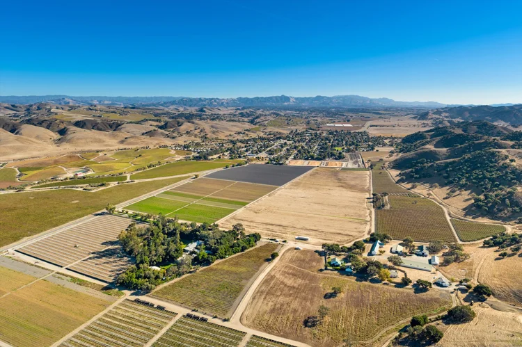 Carrari Ranch — property photograph 3