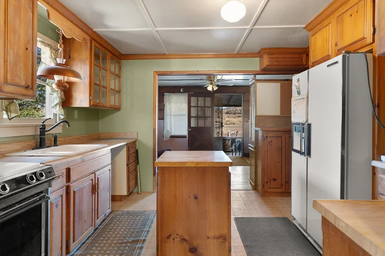 The Halfway Station — property photograph 31