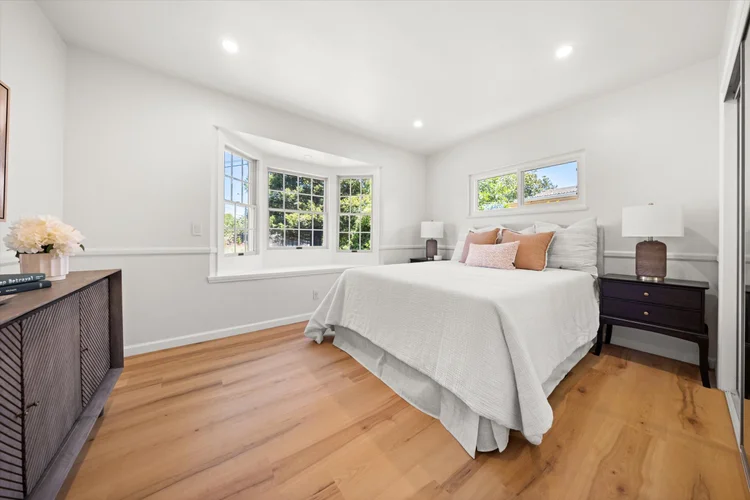 1570 Mountain View Drive — property photograph 18