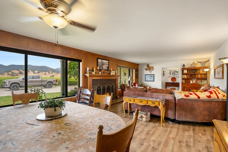 Carrari Vineyard — property photograph 26