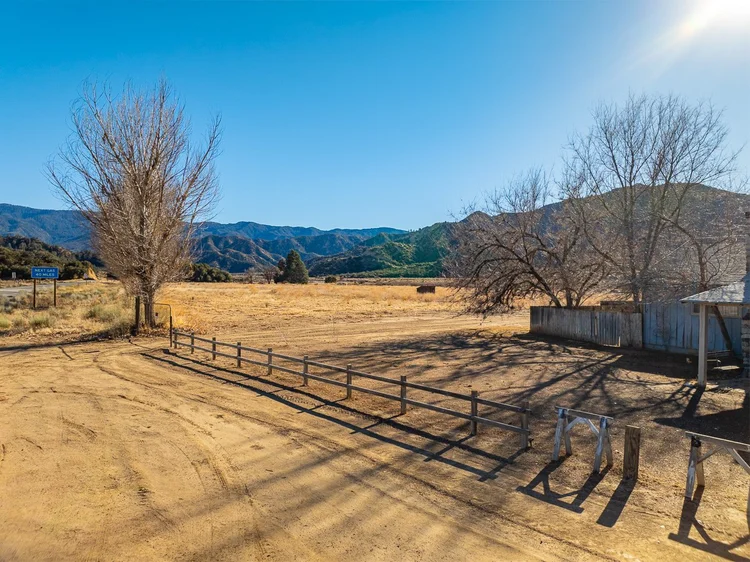 The Halfway Station — property photograph 24