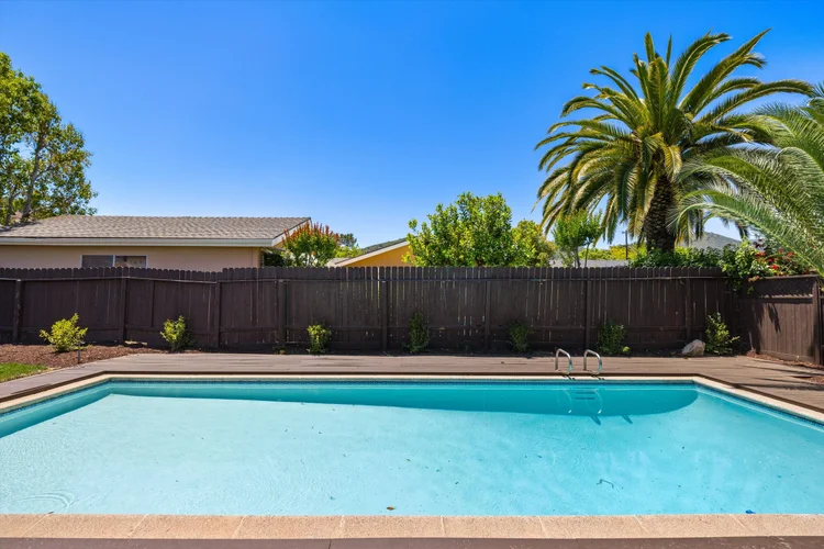 1570 Mountain View Drive — property photograph 28