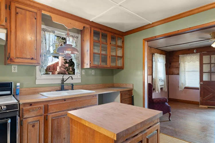 The Halfway Station — property photograph 32