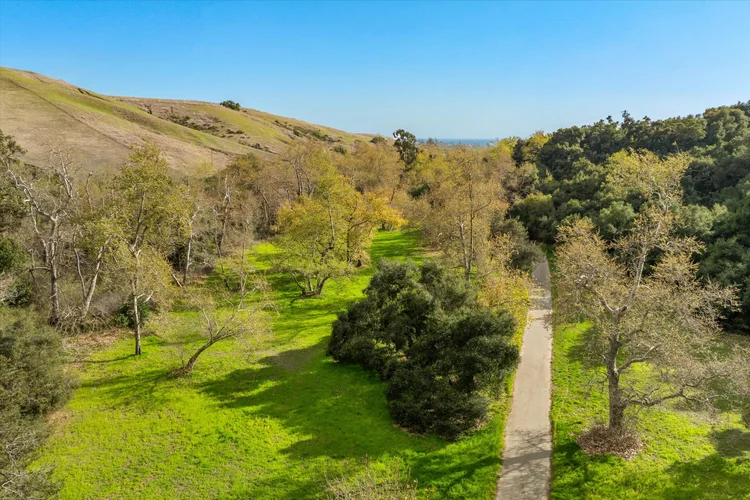 North Dos Pueblos Ranch — aerial property photograph 12