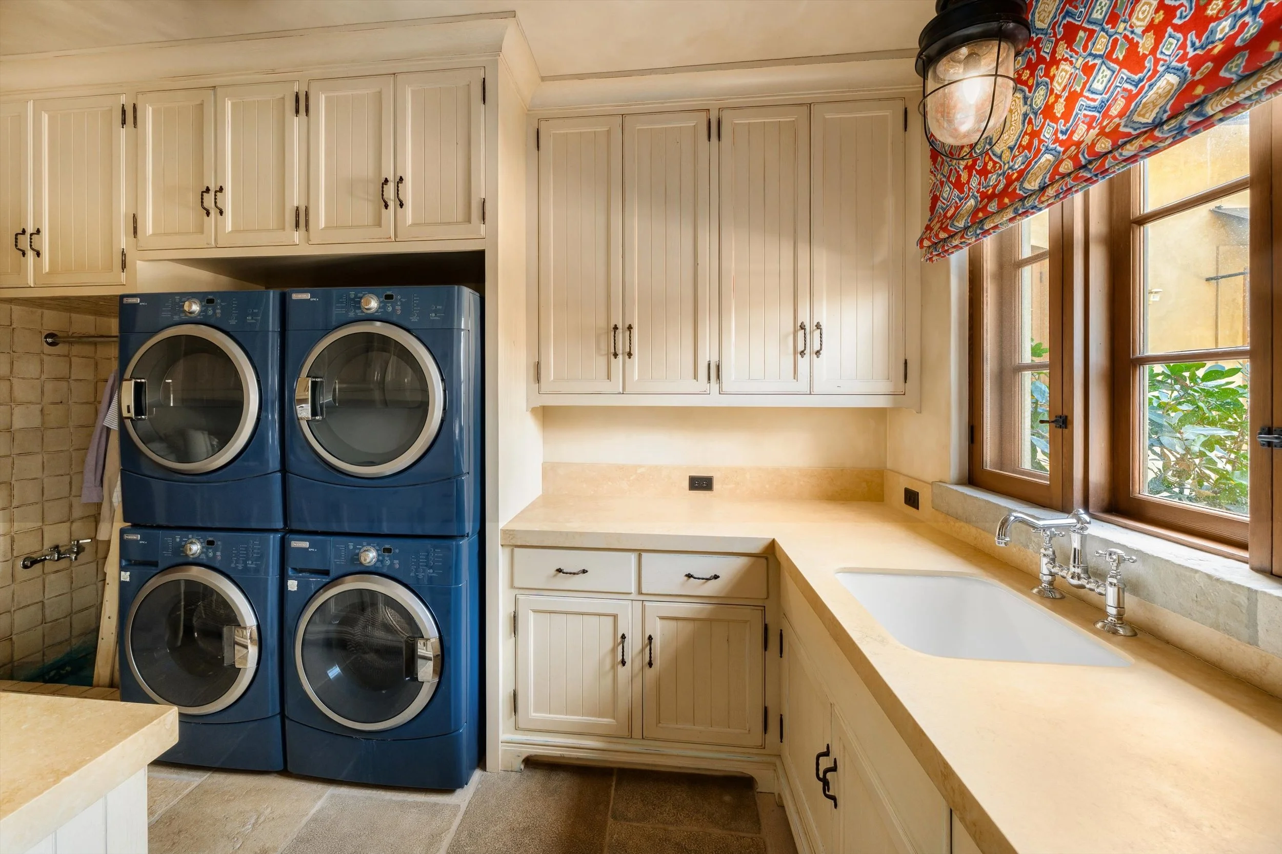 029-1915 Monte Alegre Dr-29.jpg