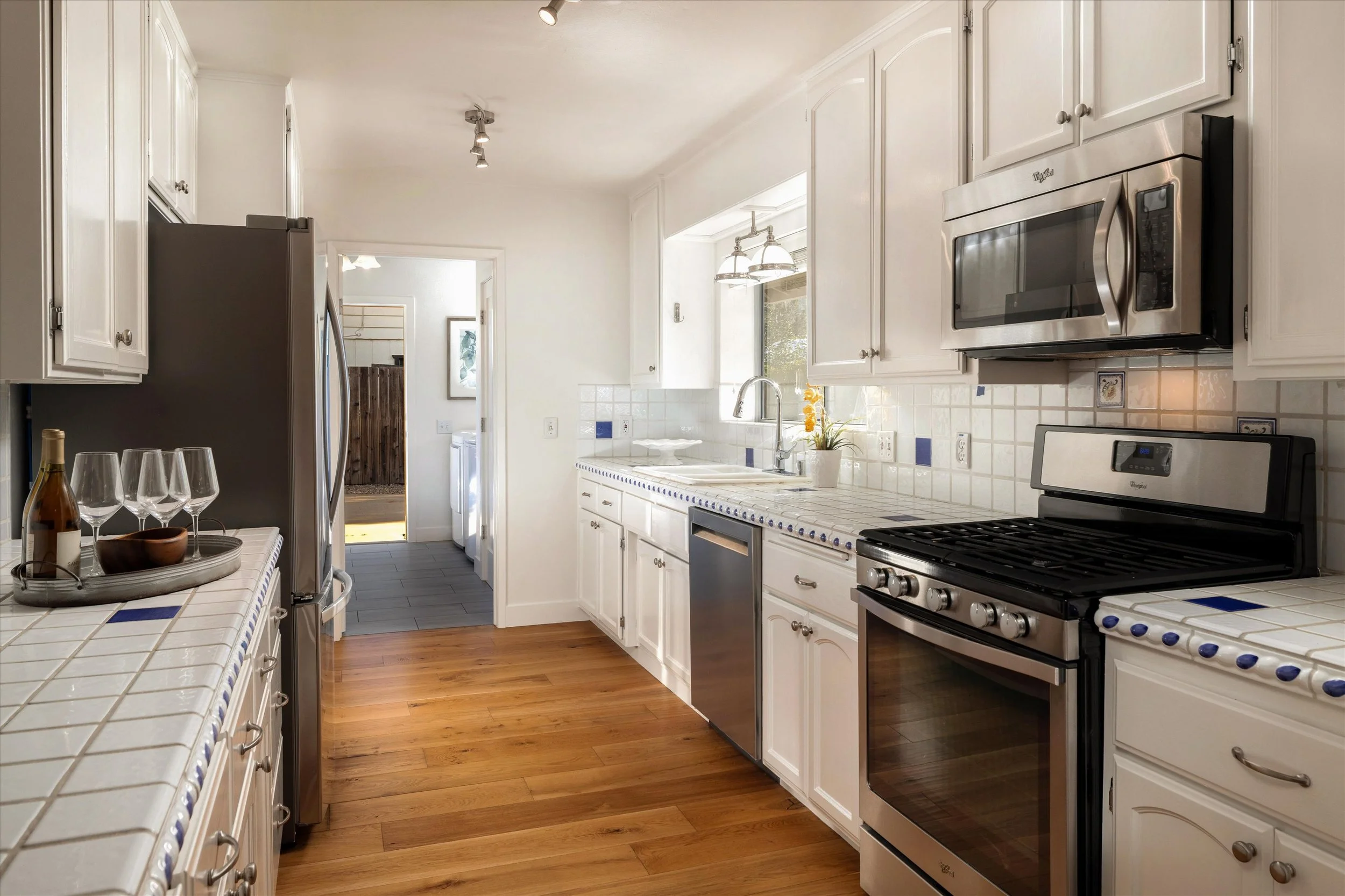 06-68 Hickory Way - 6.jpg
