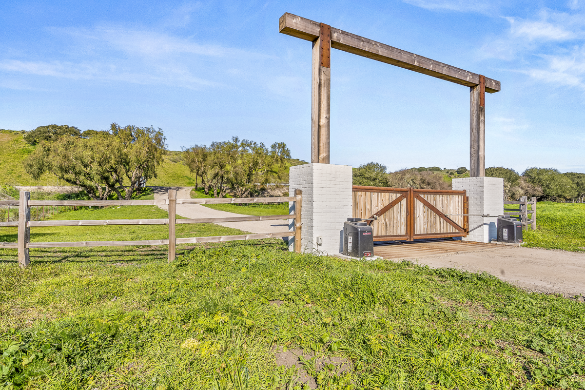 Big Bend Ranch - Built to Work - Web-23.png