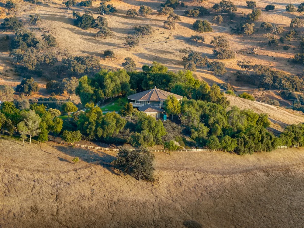 Circle K Ranch — round house photograph 55