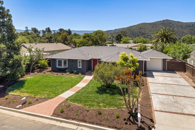 1570 Mountain View Drive — property photograph 24