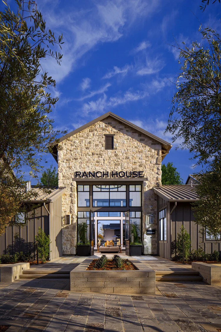 1942-19-RanchHouse-Entry_Day_TesoroViejo-Club_McCaffrey-Homes_EricFiggePhotos_medium.jpg