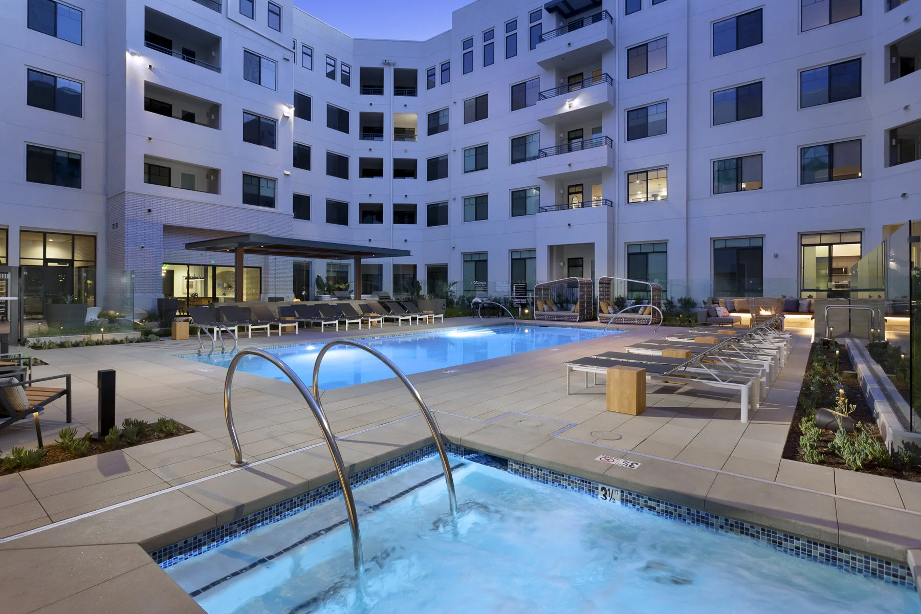 13 - Pool and Spa.jpg