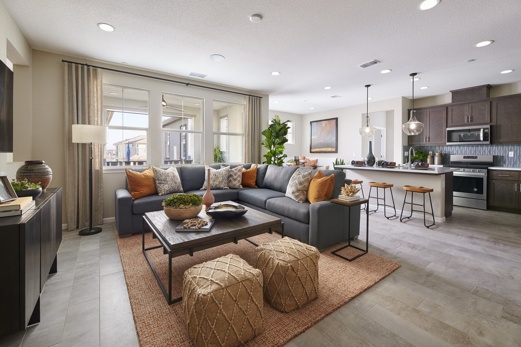 1952-13_PL5_Family_Rm_OceanPlace_SheaHomes_EricFiggePhotos_medium.jpg