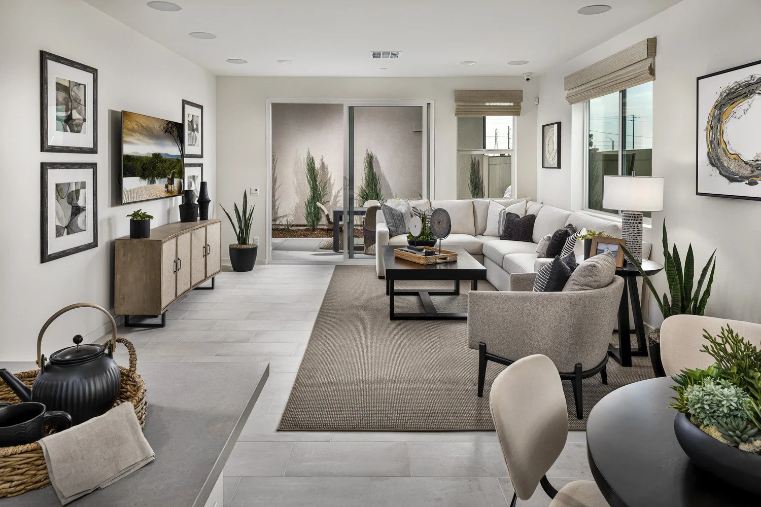 3-Rohe_Res 1_Family Room_medium.jpg