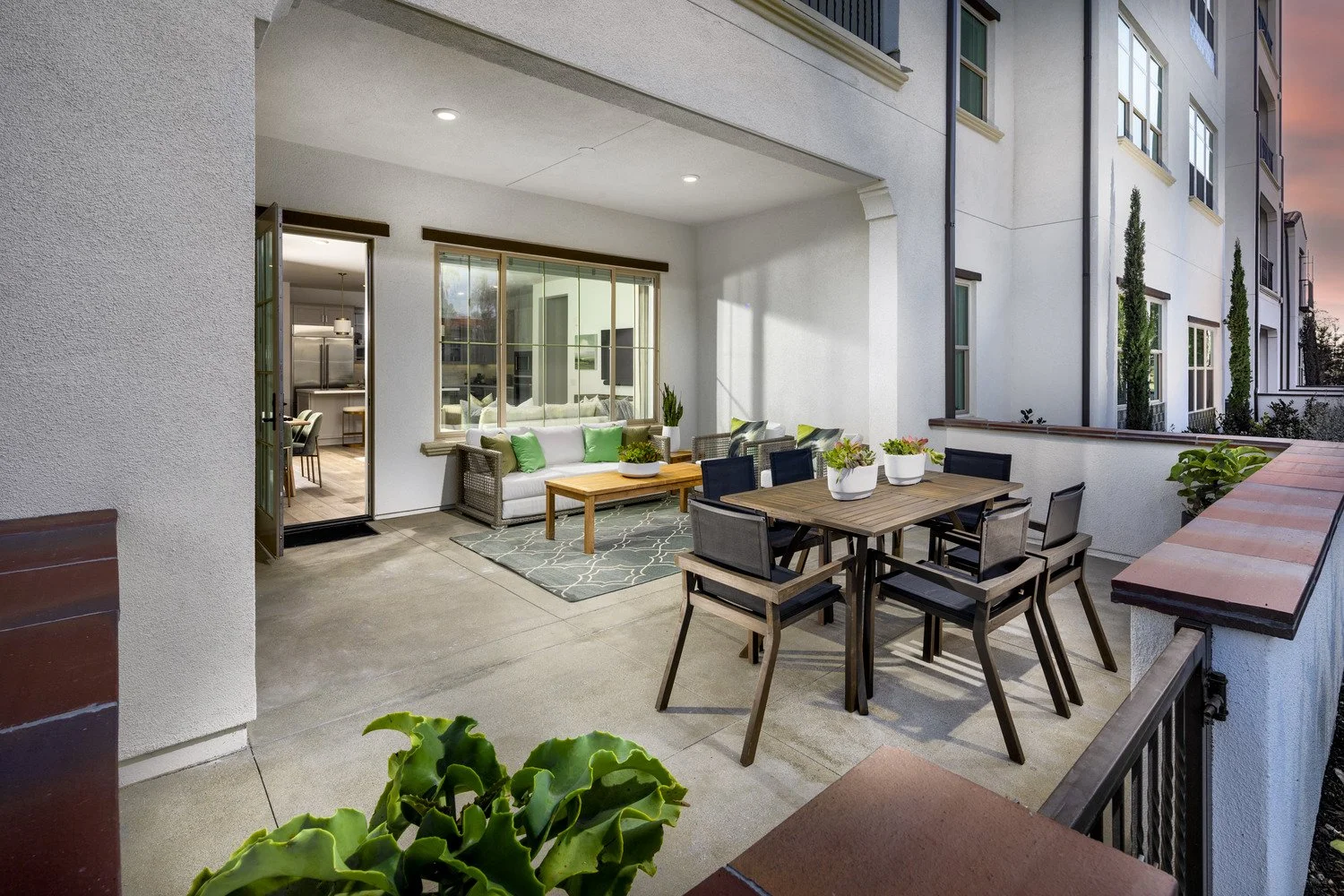 01_Los Coyotes_P2r_Outdoor Room_medium.jpg