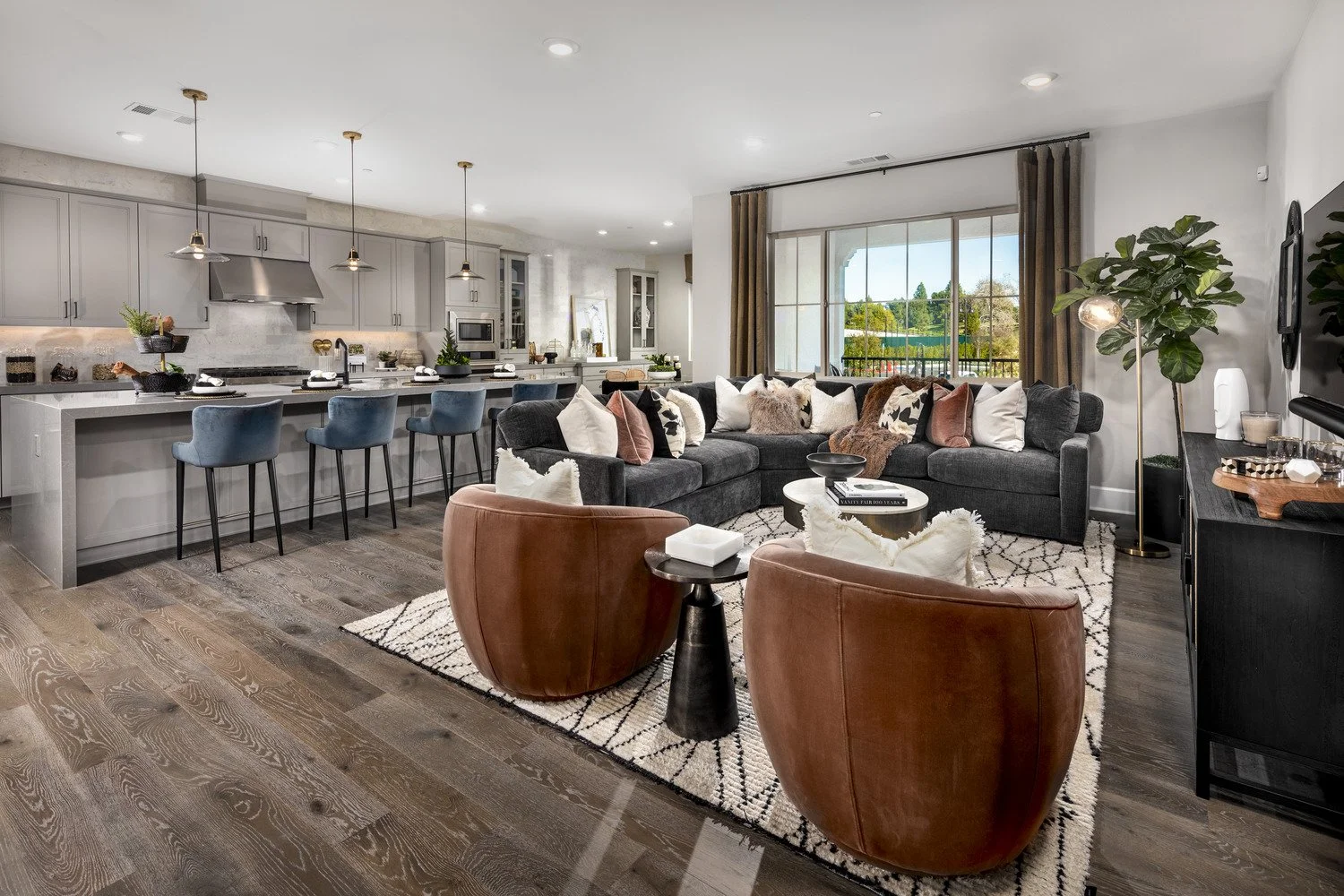 01_Los Coyotes_P4y_Great Room_medium.jpg