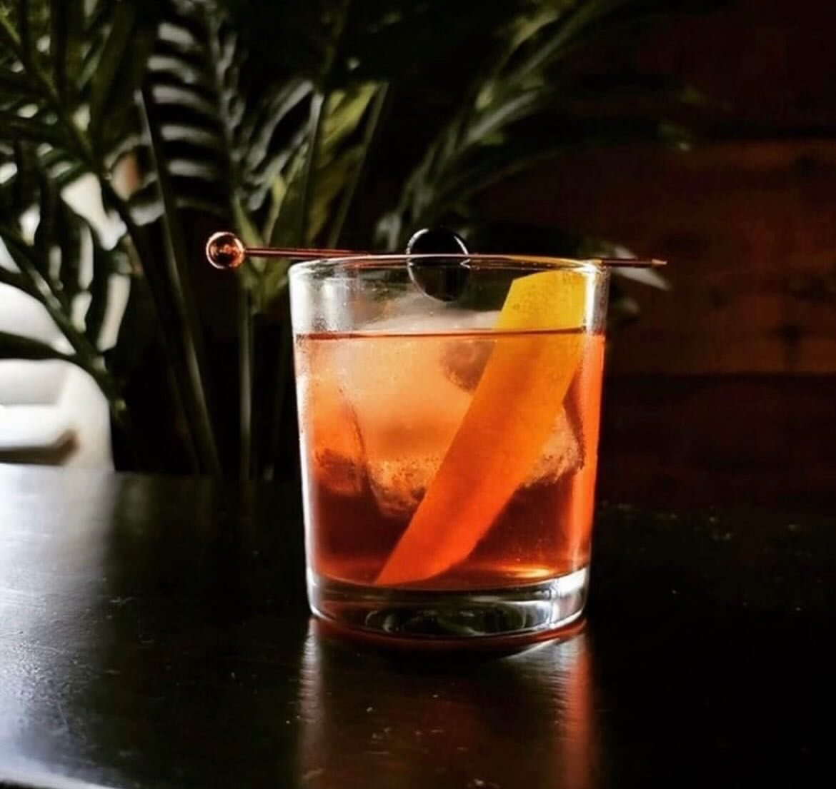 Wednesday at Hideaway means happy hour from 5-7pm serving $5 house wine and cocktails including our old fashioned,  trivia kicks off at 7pm and don&rsquo;t forget the kitchen is open until 10pm.
#hideawaywithus #downtownlafayette #lafayettelouisiana 