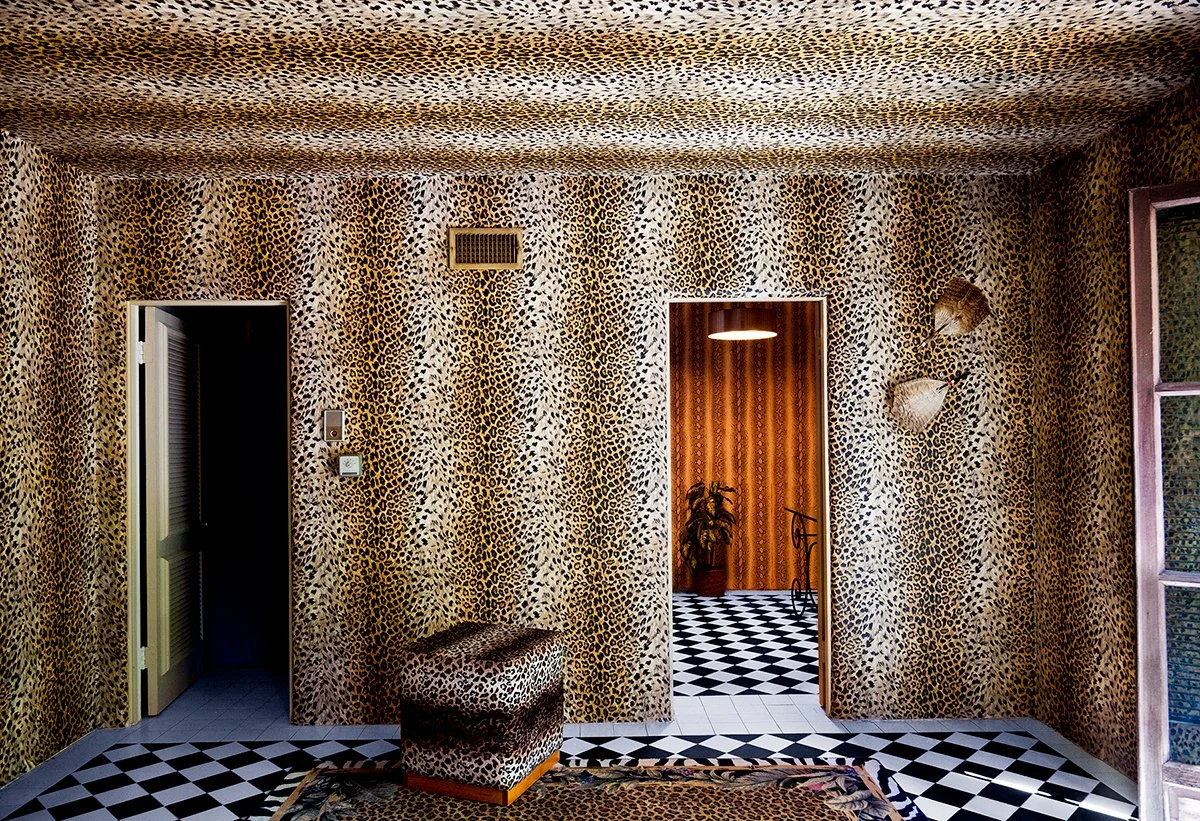 Nancy Baron: The Good Life Exhibition — PDNB Gallery | Photographs