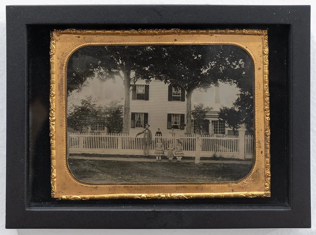 1_14475_White Pickett Fence.jpg