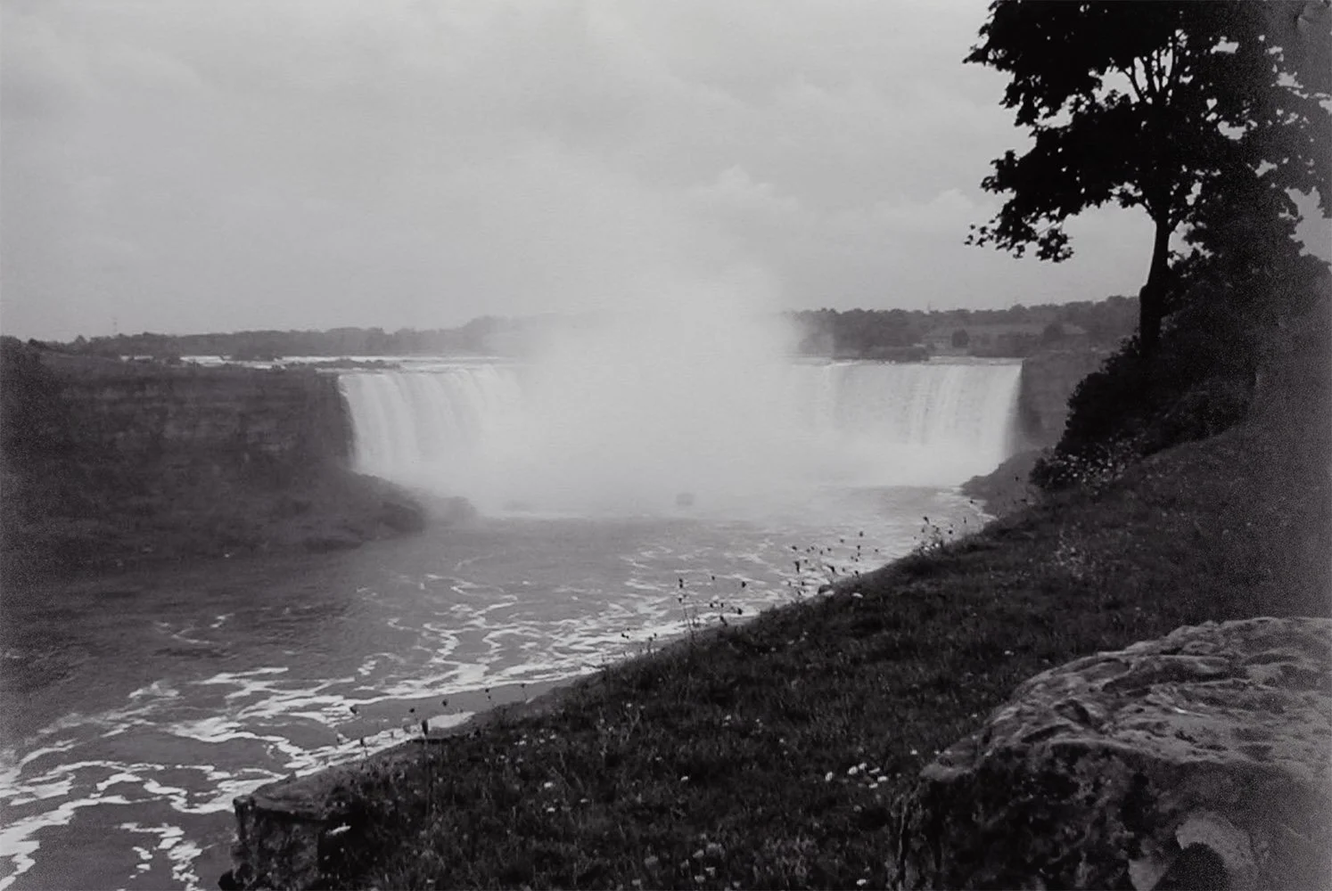 42_Anonymous_Niagra Falls_LR.jpg