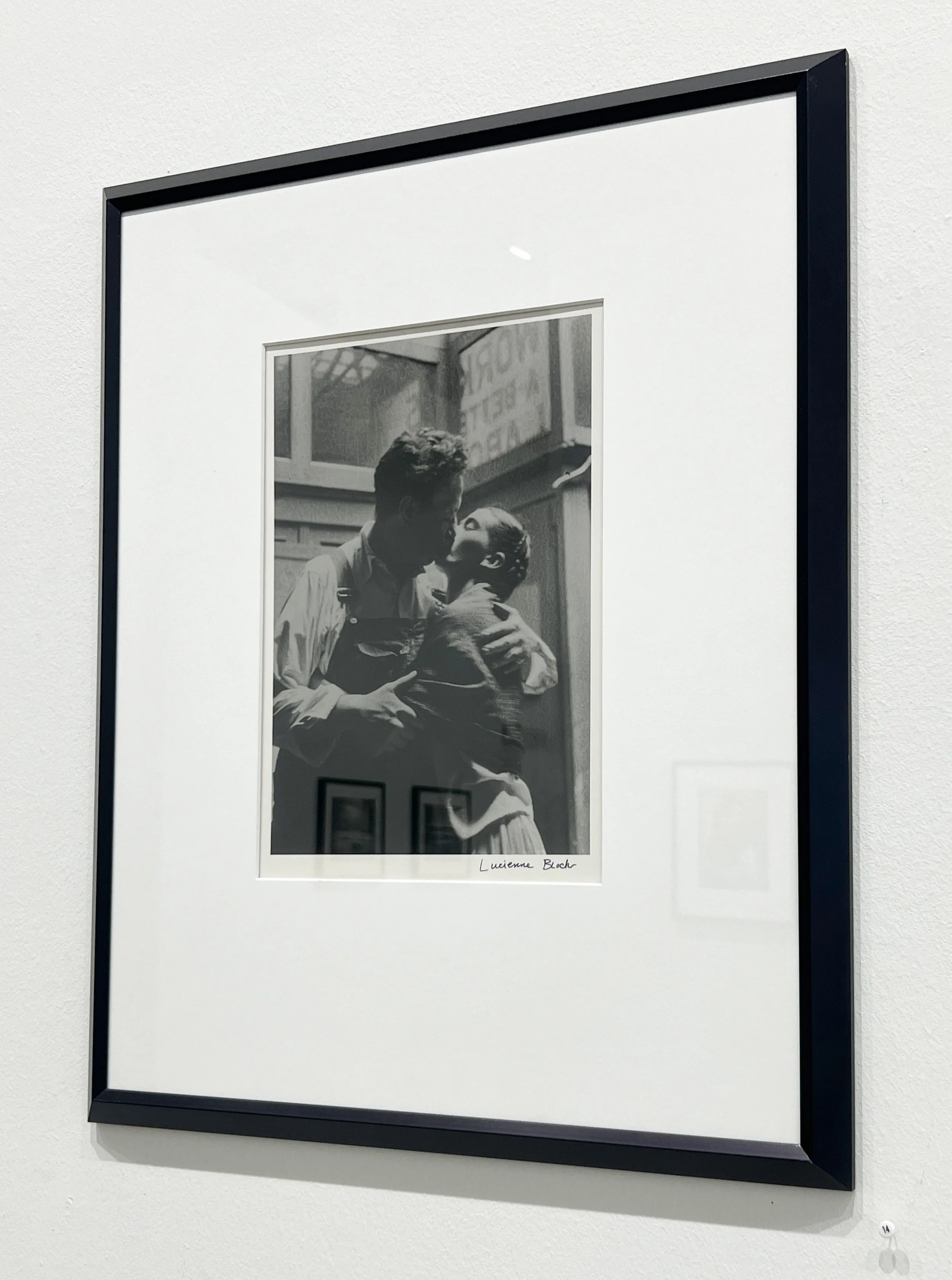 6_13677_Bloch_Frida and Diego Kissing.jpg