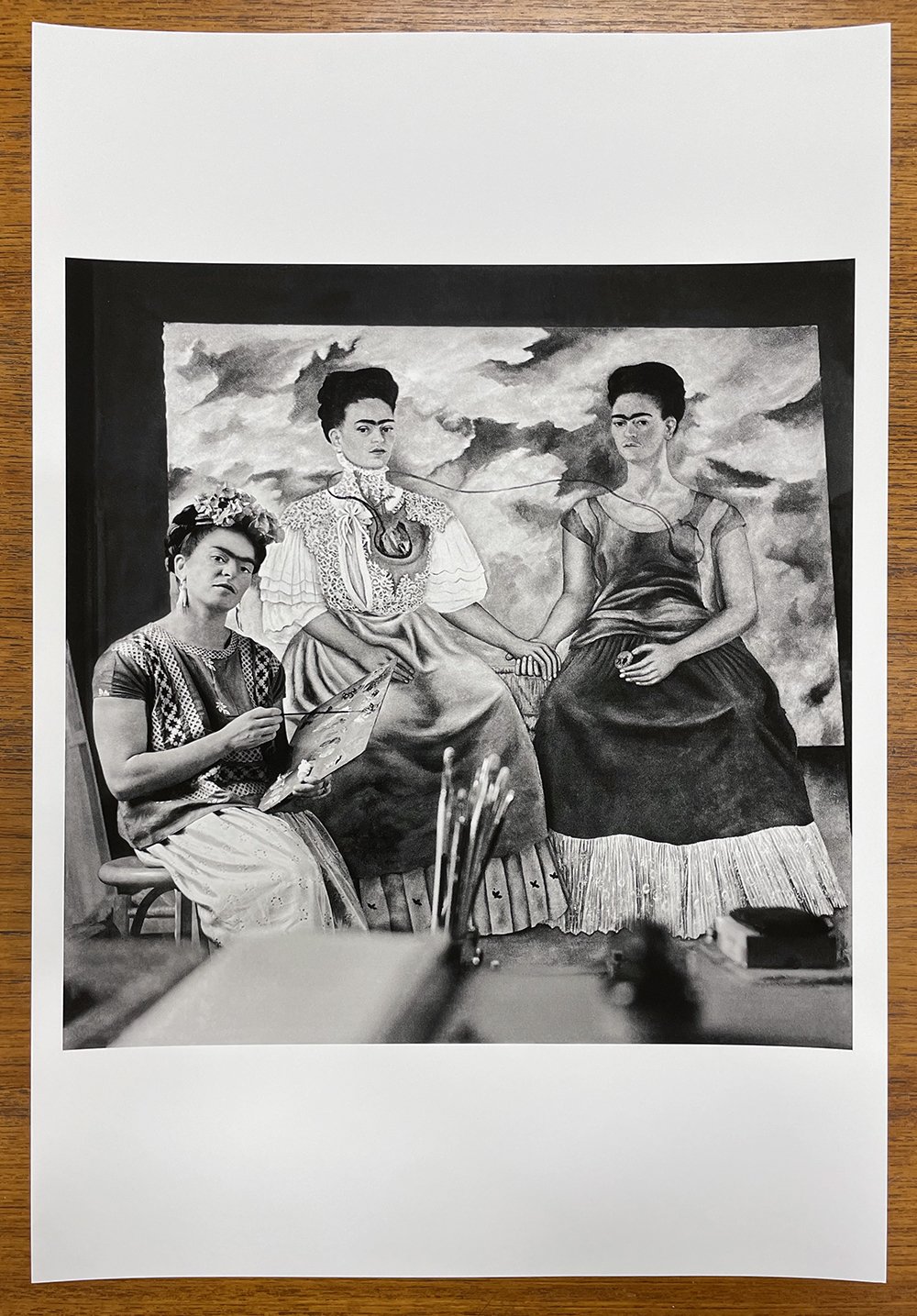 1_14214_Muray_Frida Painting Two Fridas.jpg