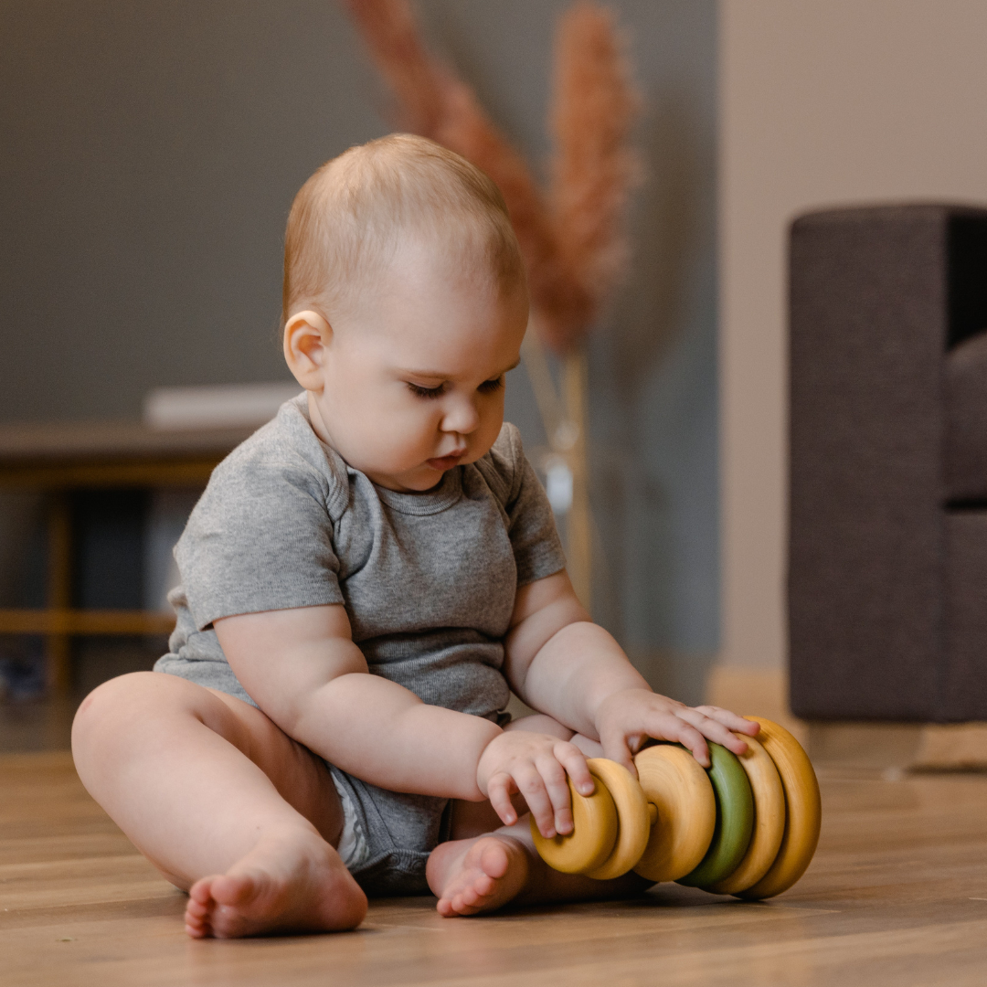 READ MORE⬇️ Helping baby get into sitting from the floor 💪 🧘‍♀️This is a  skill that typically emerges between 7-9 month... | Instagram