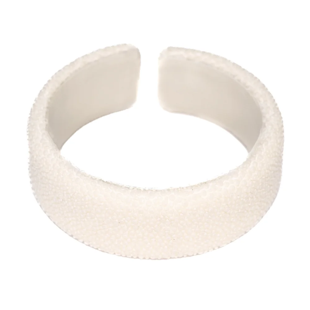 Off-White Stingray & Leather Cuff Bracelet — DanielMark Jewelry display picture 1