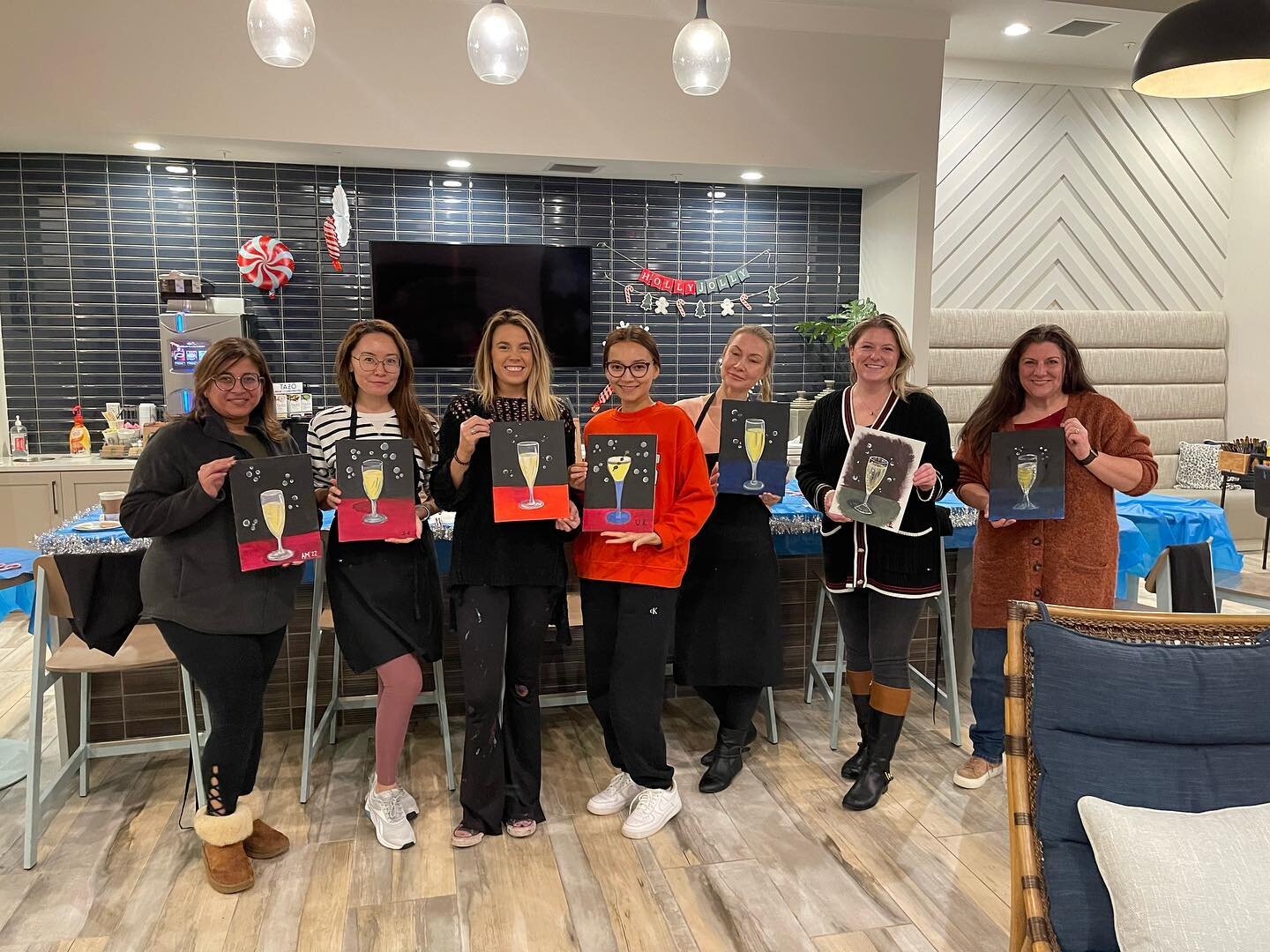 🥂 AIR @dream.weavin&rsquo;s first art class at @parcwesleychapel was a success! 🥂
.
.
.
#paintandsip #champagne #americanlandmarkartists #americanlandmarkapartments #artclass #artstudio #communityart #paintandsipparty