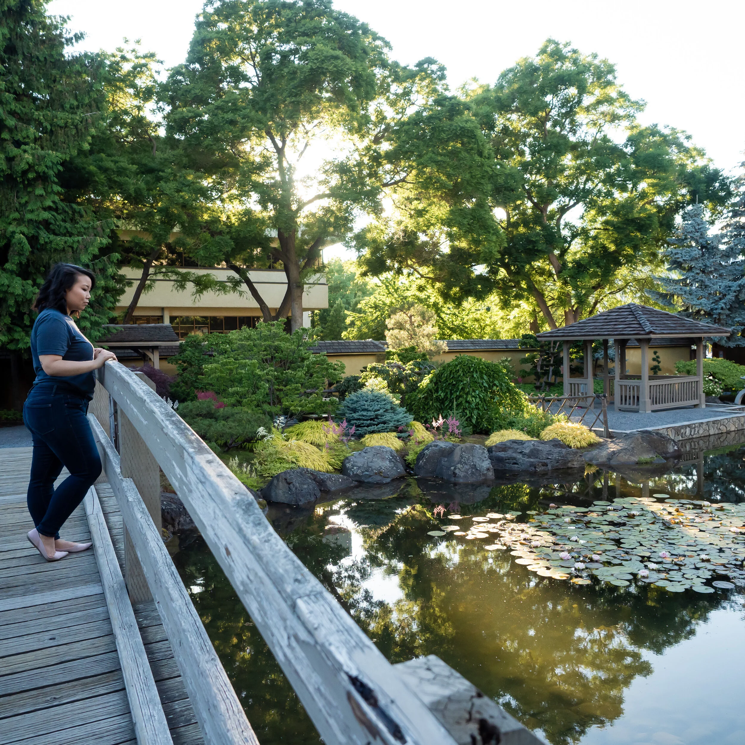 To get this shot I setup my Manfrotto Tripod at the end of the bridge and set my Olympus EM1 Mark II to continuous. It was set to 10 frames every .5 seconds but I could have bumped it down to 5 frames. ISO 640 / 1/640 sec / f/2.8