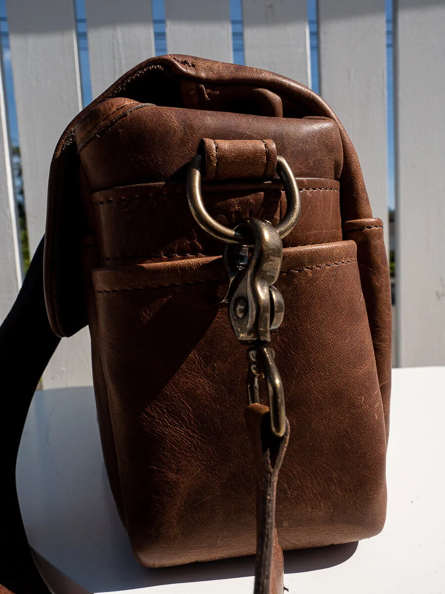 side view of ona bowery bag