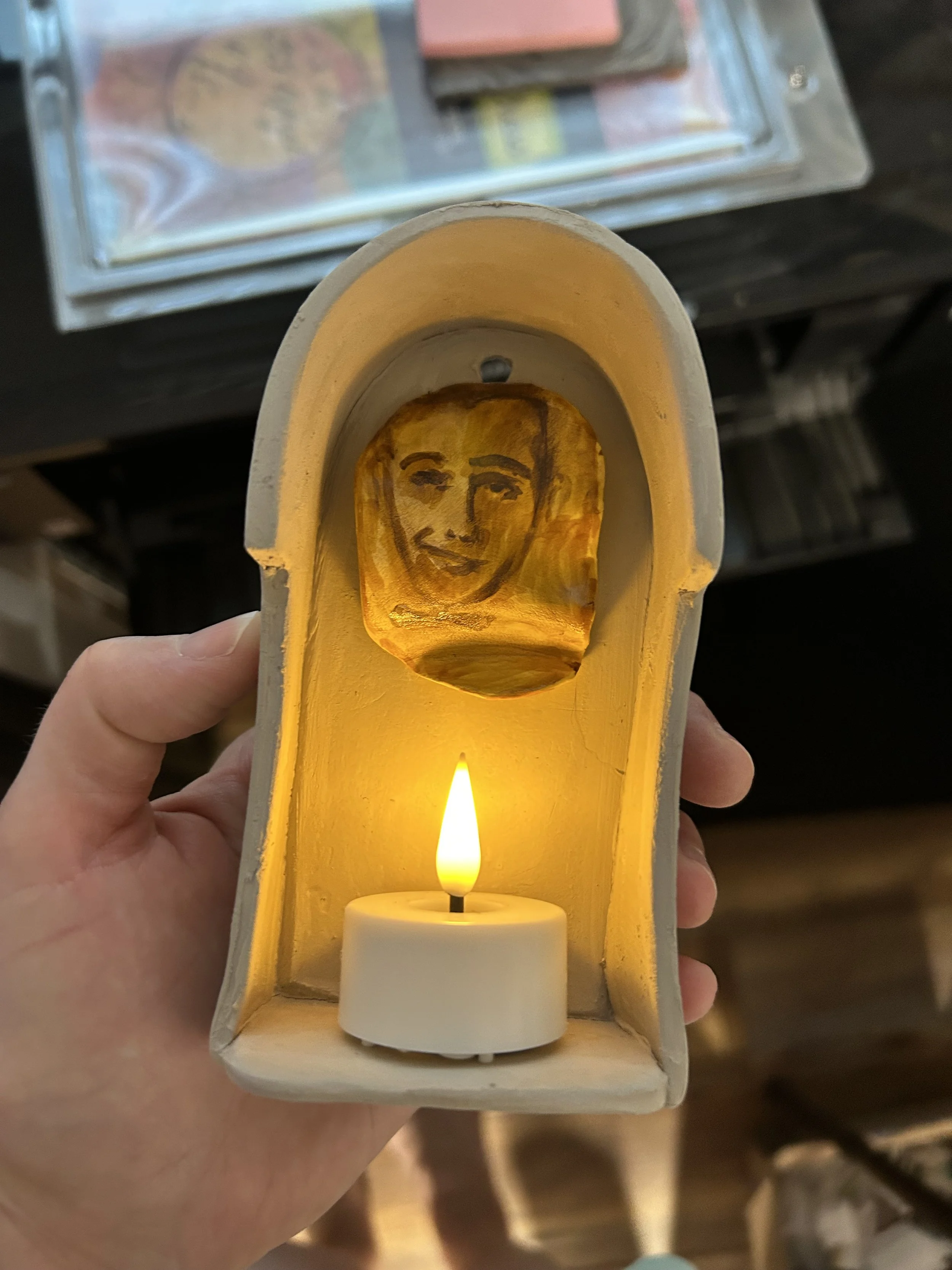 Peewee Shrine - ceramic 