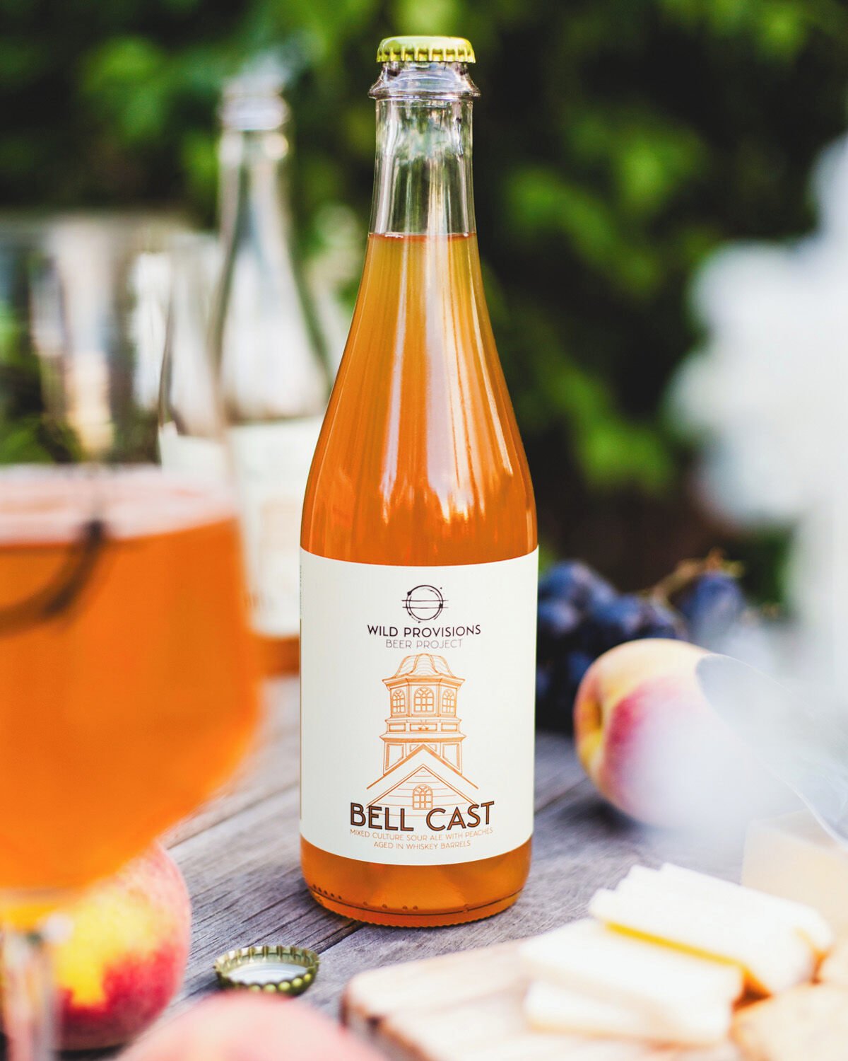 Bell Cast is our new peach mixed culture sour ale aged in Stranahan's whiskey barrels. With aromas of fresh-pressed peaches, hay, farmyard, and some spritzy acidity, the flavor is big bright peach up front. This sour is bone dry with a nice tannic st