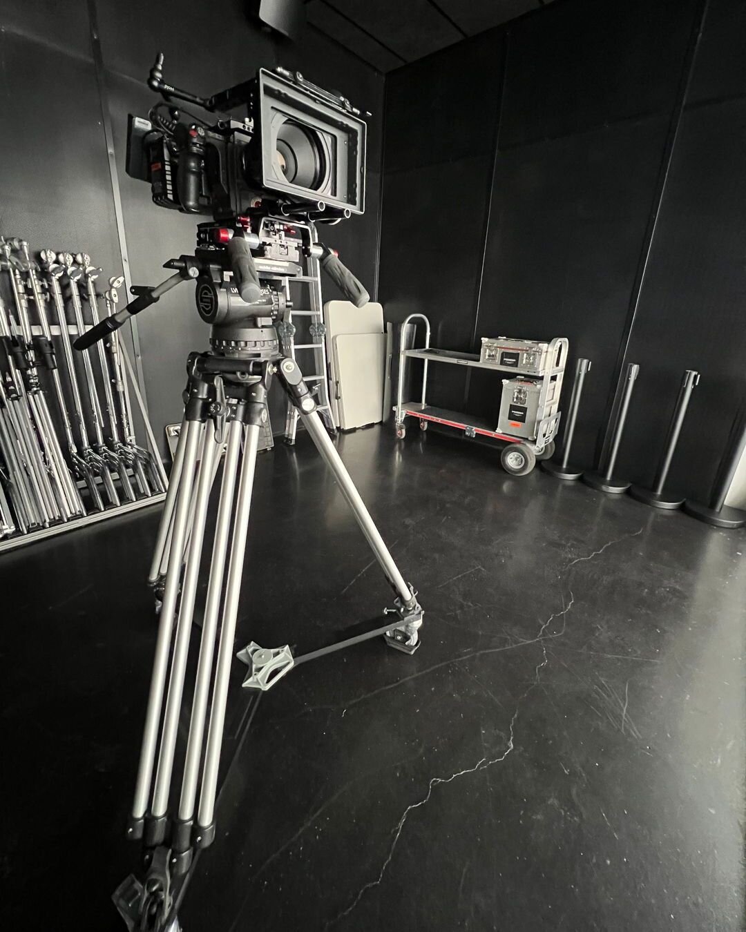 Happy Tuesday! Locked and loaded for another studio shoot with the 8K RED HELIUM and Canon Cine Lens Kit.

* 8K RED CINEMA Camera 
* Canon Cine Lens Kit
* Studio Shoot
* 150mm Tripod Legs with 9+9 Sachtler Tripod Fluid Head (on wheels!!!)
* Pure whit