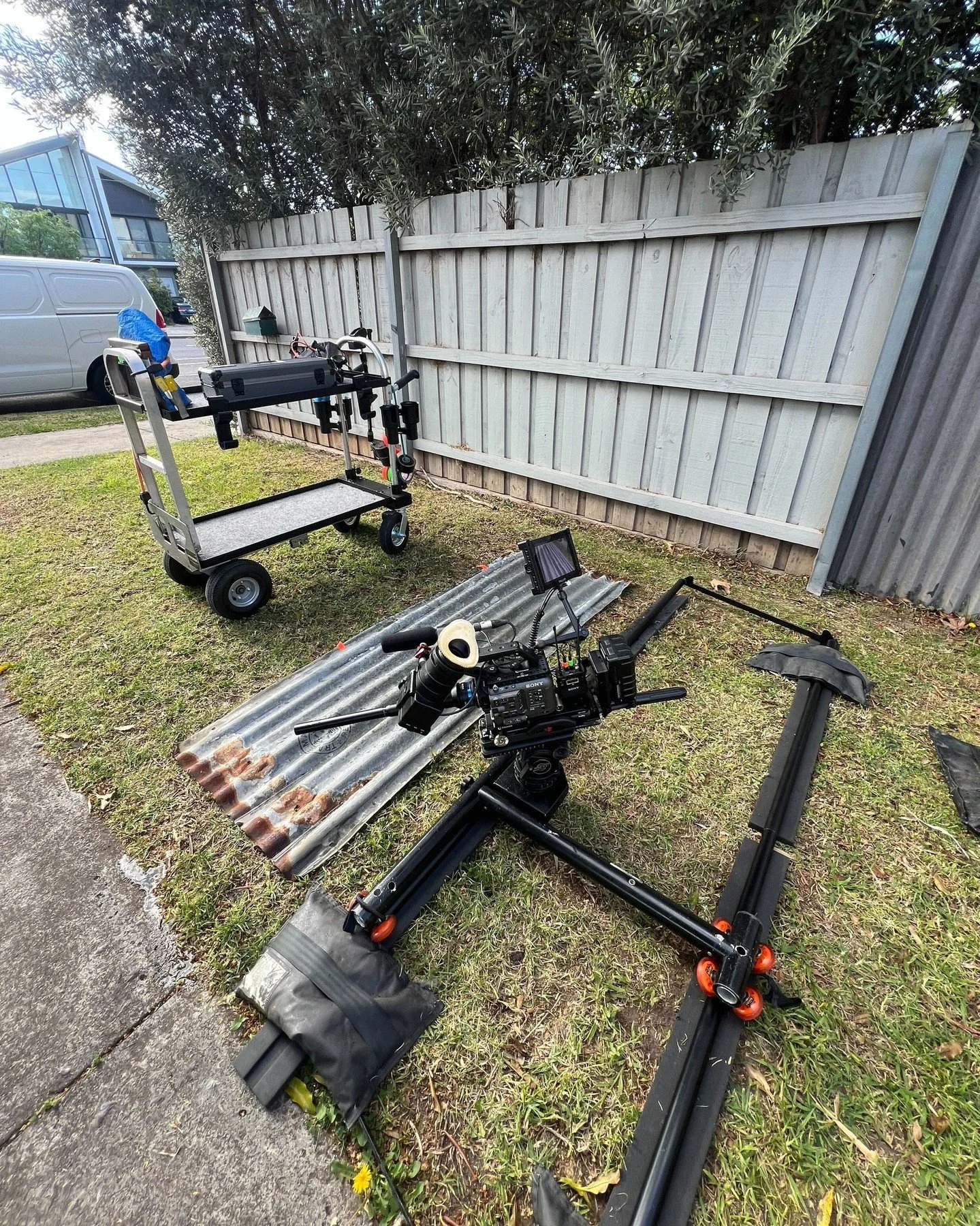 DEPLOY THE BUG LENS! 🐛

Check out our 22mm Macro lens probe lens in action filming water flowing across a corrogated iron surface. 

Unique angles tell unique stories! 

#probelens
#creativevideo
#videoproduction
#funshot
