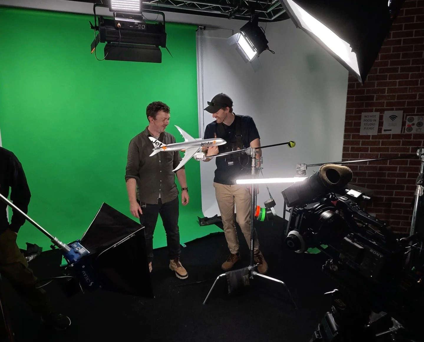 In studio working with our friends at Jetstar for a green screen shoot 
🎥 ✈️ 

#greenscreenshoot
#aviation
#studioshoot
#propdepartment
#lightandmagic