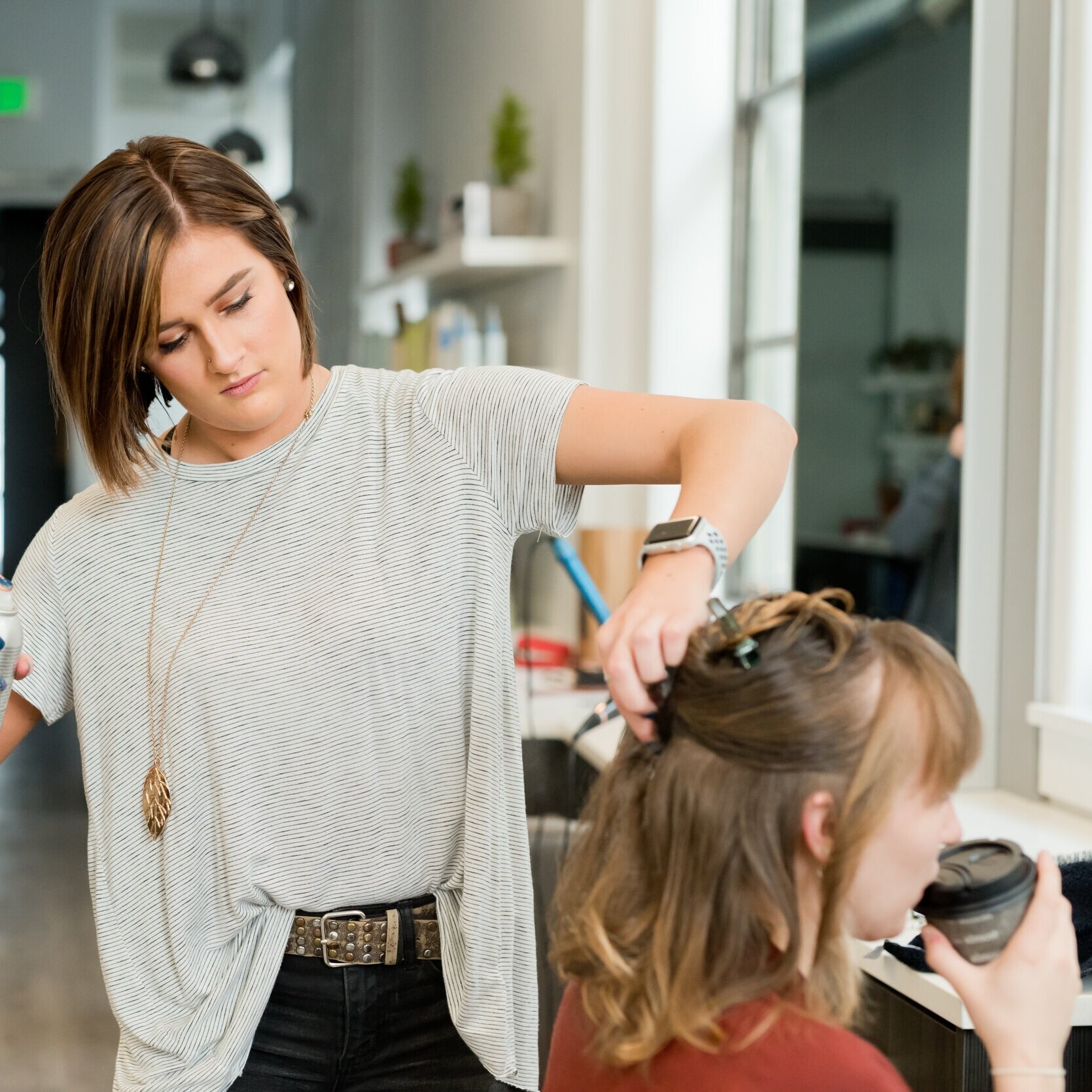 <p><strong>COLOR</strong></p> 