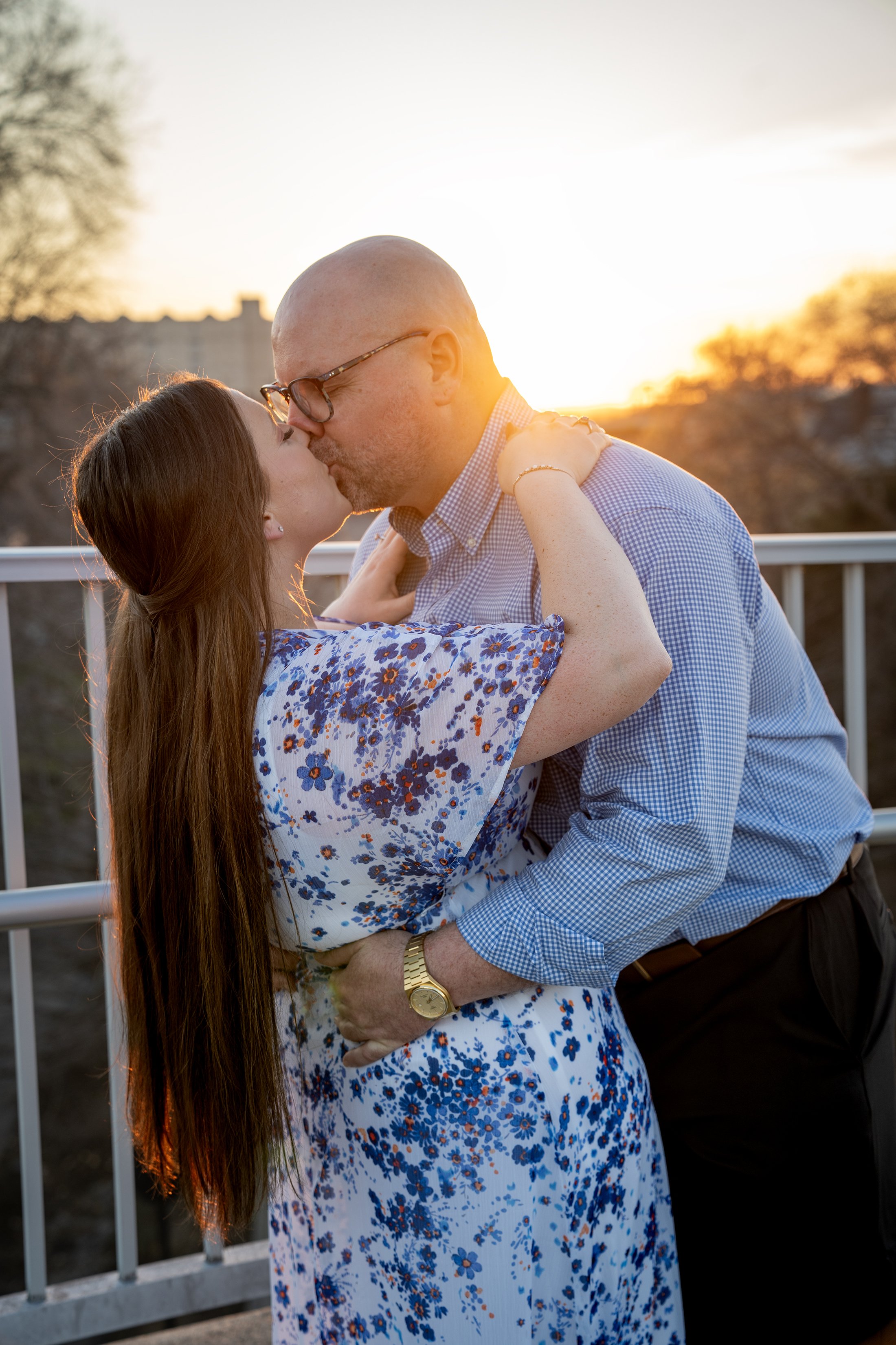 ashley-and-adam-engagement-photographs-shelby-marie-photography-walking-bridge-louisville-kentucky_54.jpg