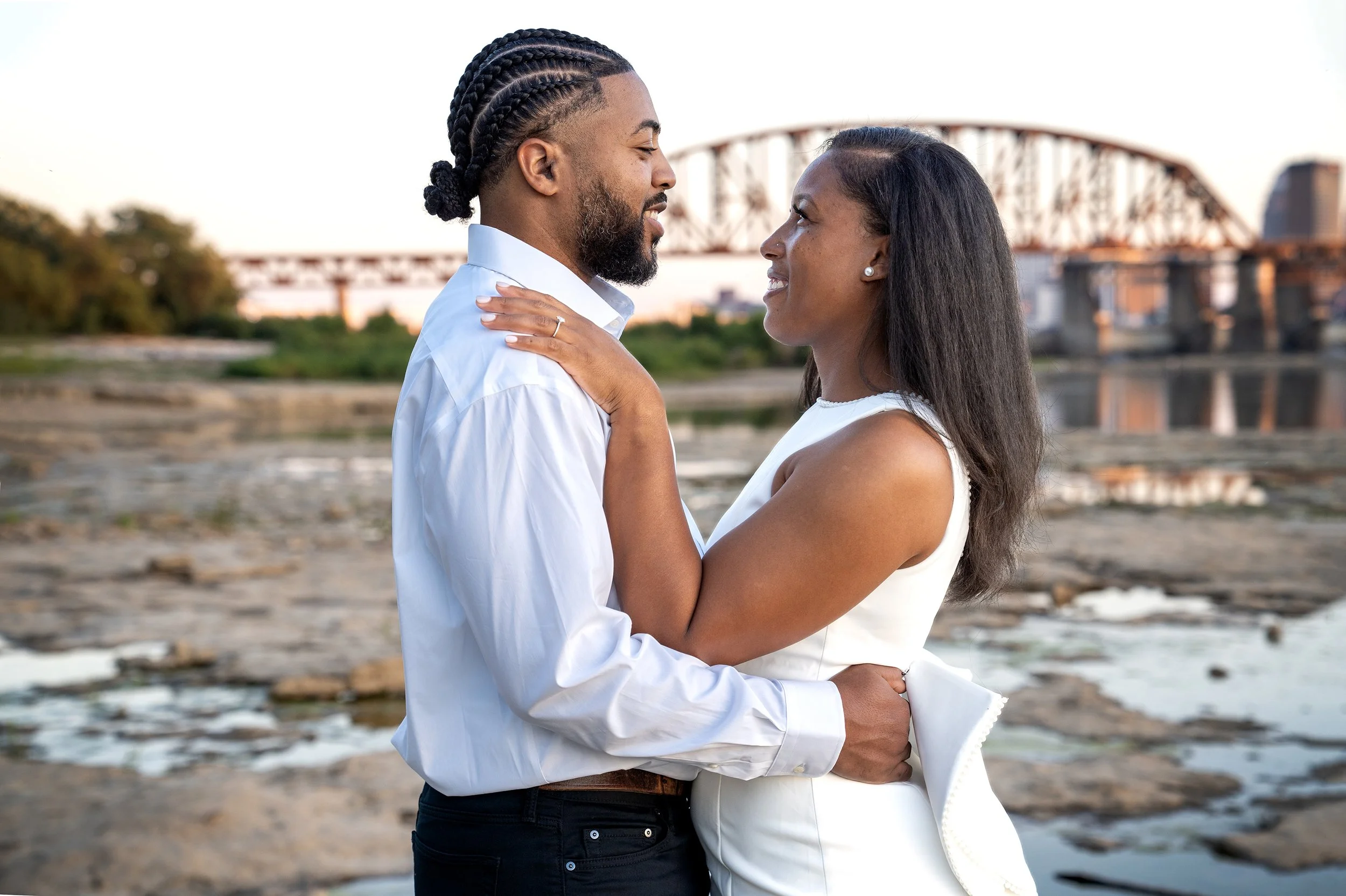 falls-of-the-ohio-engagement-photos-joy-tyson-shelby-marie-photography_39.jpg